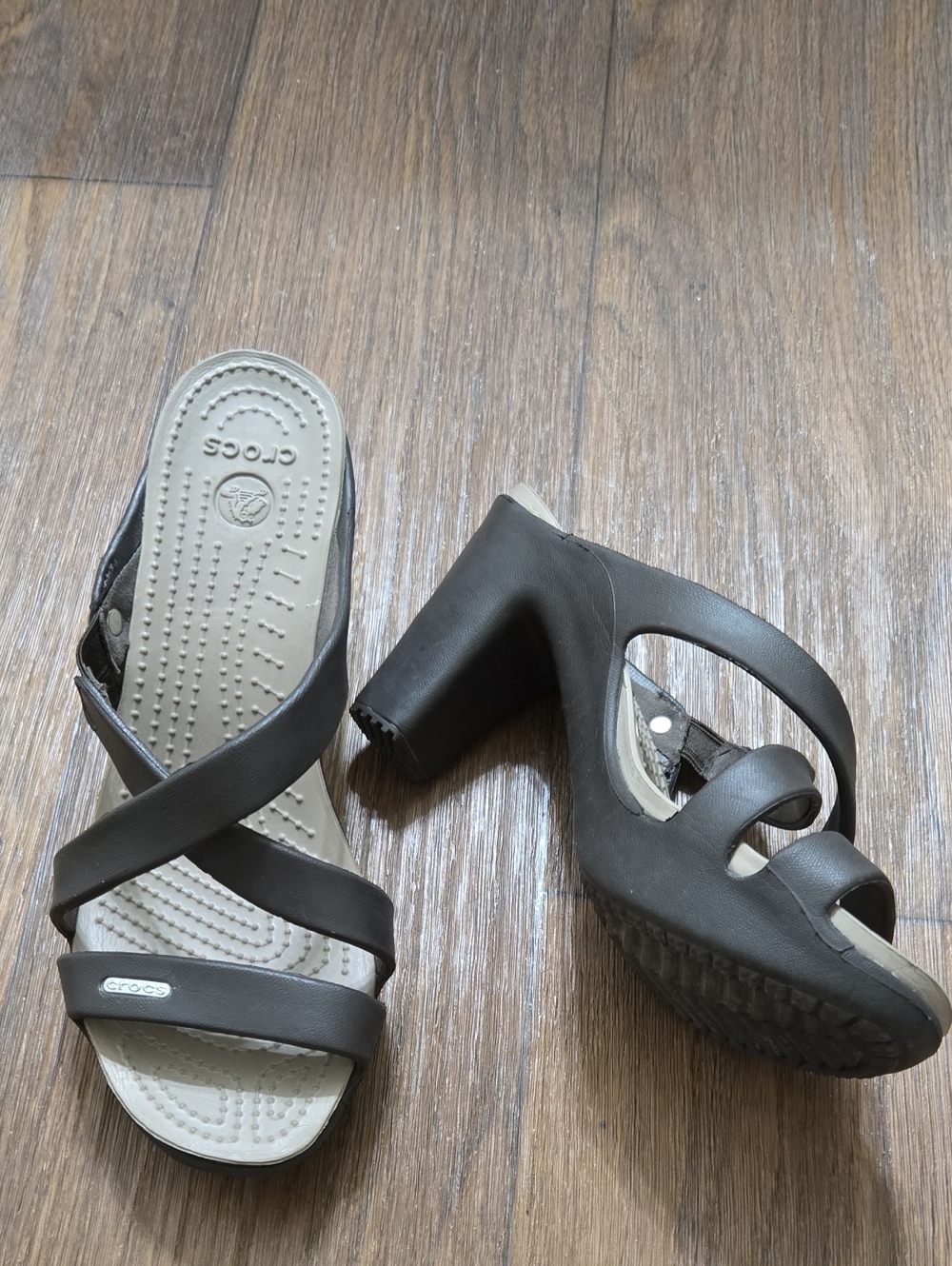 CROCS Women's Dark Brown Block Heel Slide Sandals/ Size 8